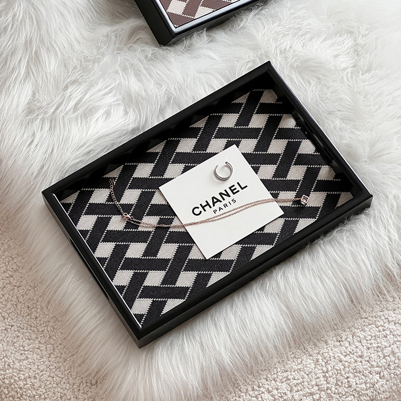 Vassoio in legno e pelle di lu - Luxury Skincare Tray recensione e prezzo