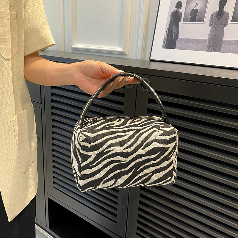 Borsa per trucco leopardata Bo - Luxury Skincare China recensione e prezzo